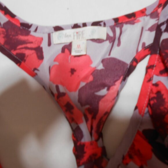 love, Fire Red and Purple Floral Backless Dress - Picture 4 of 13